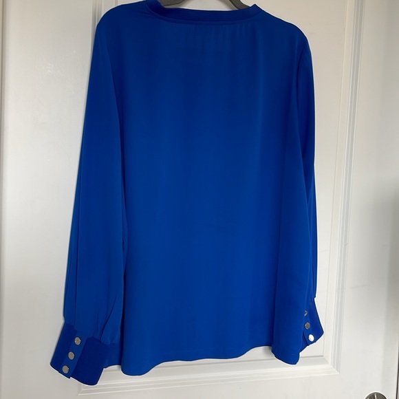 Long sleeve Top by Karl Langerfield. Beautiful blue color. - Picture 5 of 5